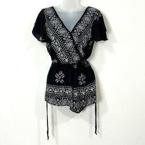 BAND OF GYPSIES XS Romper Black White Boho Bandana Print V-Neck Flutter Sleeve